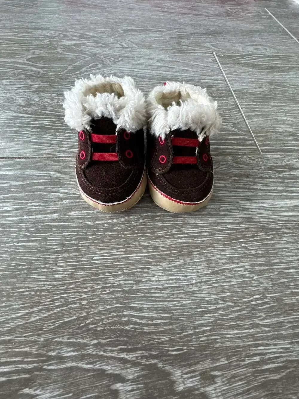 Baby Sherpa Crib Booties Size 0-3 MOS Brown Red